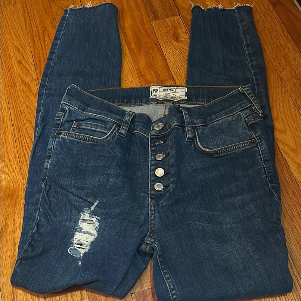 Women's free people Blue Distressed Jeans size 27